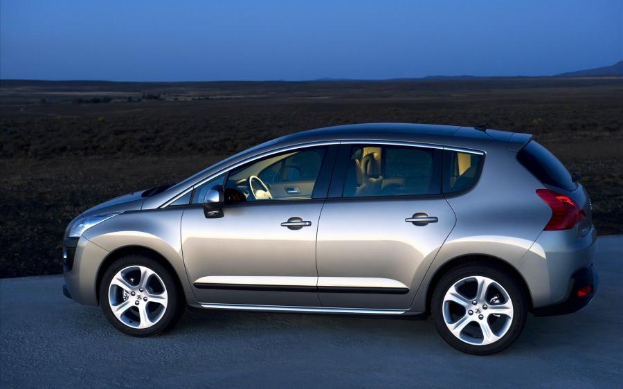  Peugeot 3008 2010 года  (фото 8 из 148)